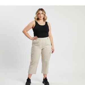 Old Navy Women's Tan Cargo Capris
SKU A8